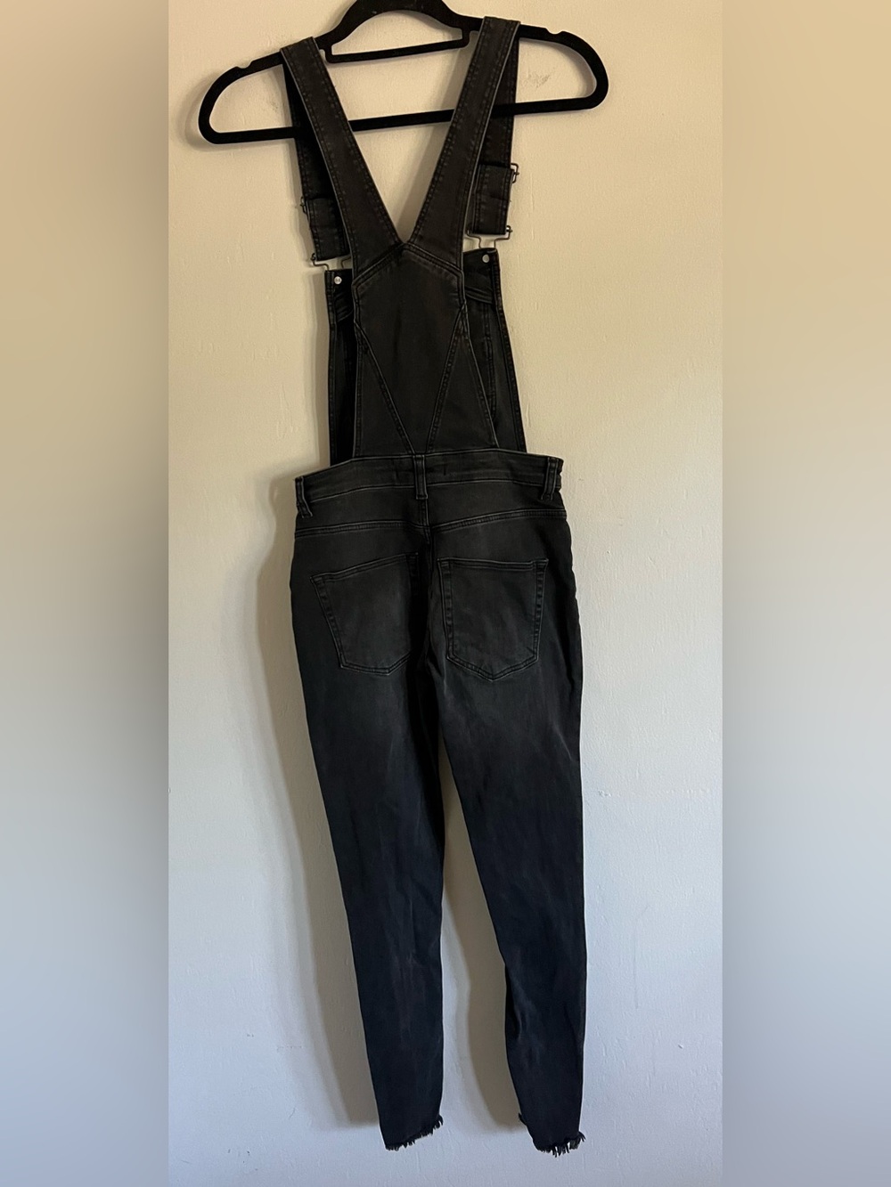 Free People Lexden Skinny Raw Hem Overalls Black Sz 26 - Picture 4 of 9